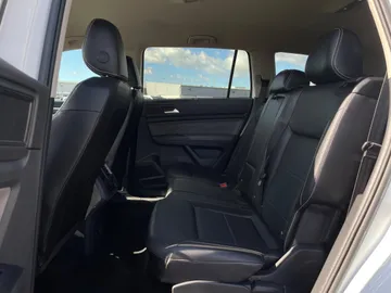 2022 Volkswagen Atlas - image 15