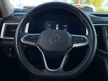 2022 Volkswagen Atlas - image 17