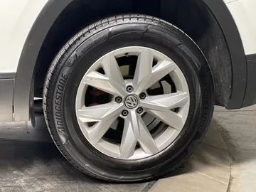 2019 Volkswagen Atlas - image 6