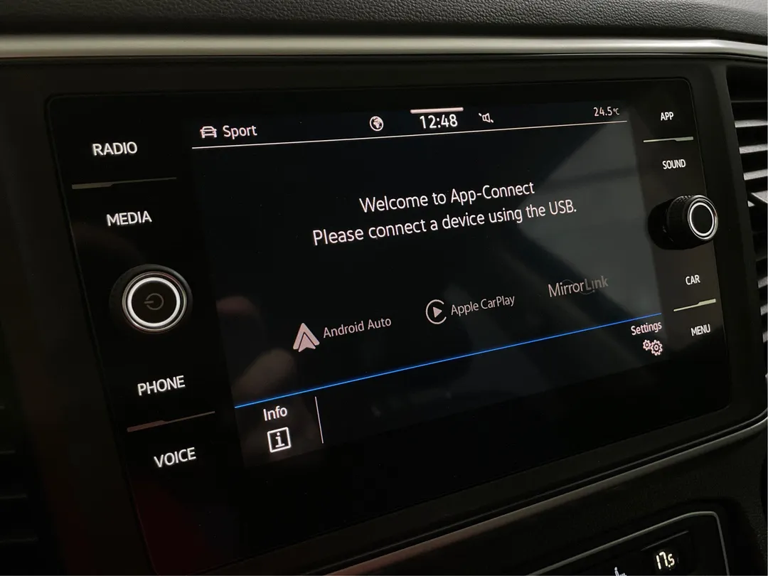 2022 Volkswagen Atlas — photo 6