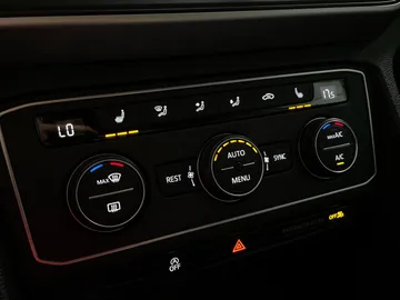 2022 Volkswagen Atlas - image 24