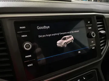 2022 Volkswagen Atlas - image 30