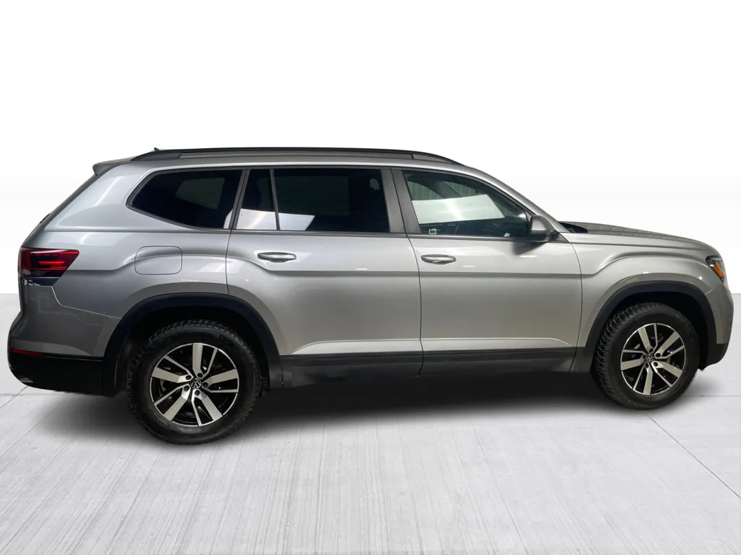 2022 Volkswagen Atlas — photo 2