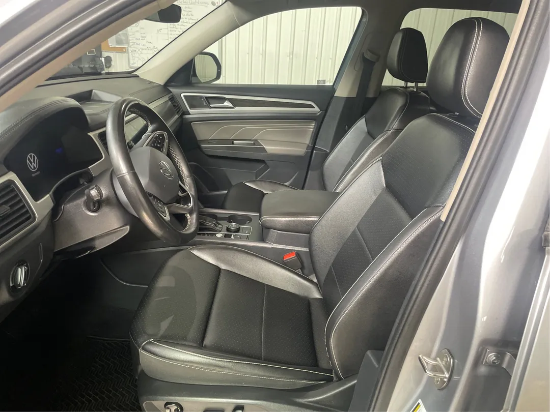 2022 Volkswagen Atlas — photo 3