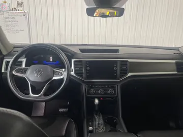 2022 Volkswagen Atlas - image 4