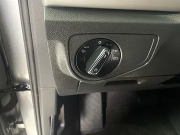 2022 Volkswagen Atlas - image 18