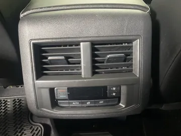 2022 Volkswagen Atlas - image 25