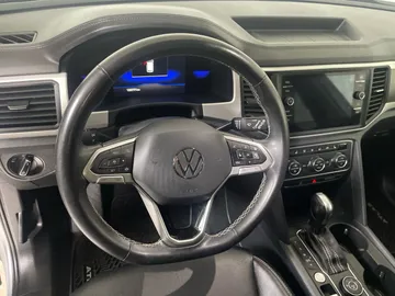 2022 Volkswagen Atlas - image 17