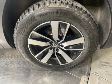 2022 Volkswagen Atlas - image 6