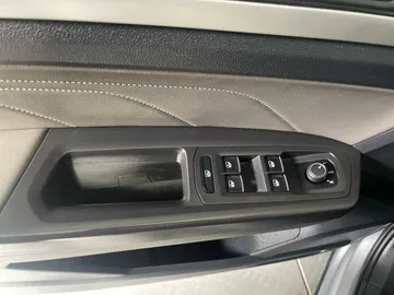 2022 Volkswagen Atlas - image 23