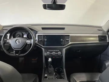 2019 Volkswagen Atlas - image 4