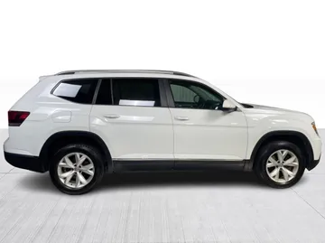 2018 Volkswagen Atlas - image 2