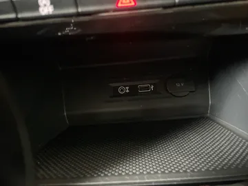 2018 Volkswagen Atlas - image 31