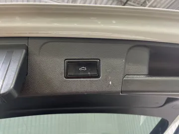 2018 Volkswagen Atlas - image 22