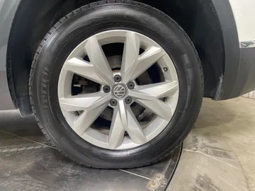 2018 Volkswagen Atlas - image 7