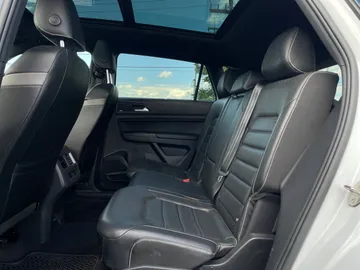 2020 Volkswagen Atlas Cross Sport - image 16