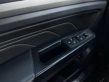 2020 Volkswagen Atlas Cross Sport - image 25