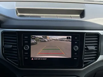 2020 Volkswagen Atlas Cross Sport - image 22