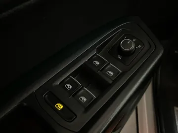 2019 Volkswagen Atlas - image 28