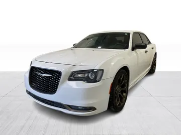 2018 Chrysler 300 - image 10