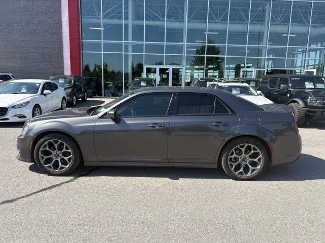 2018 Chrysler 300 — photo 4
