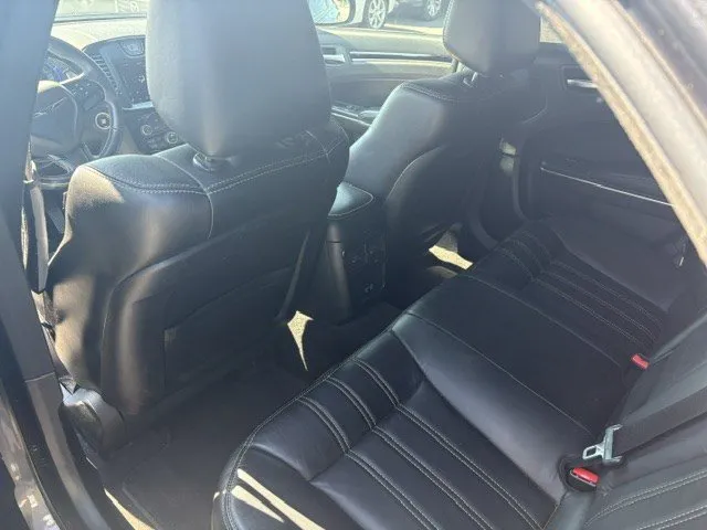 2018 Chrysler 300 — photo 7