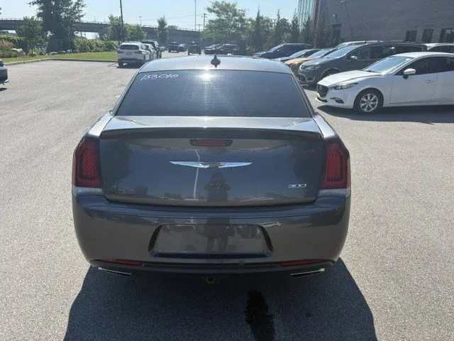 2018 Chrysler 300 — photo 5