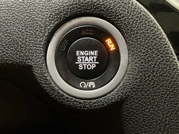 2018 Chrysler 300 - image 24