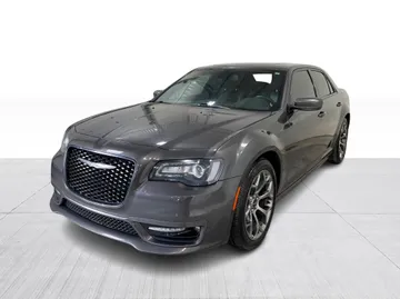 2018 Chrysler 300 - image 4