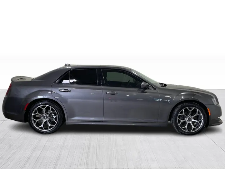 2018 Chrysler 300 - main image
