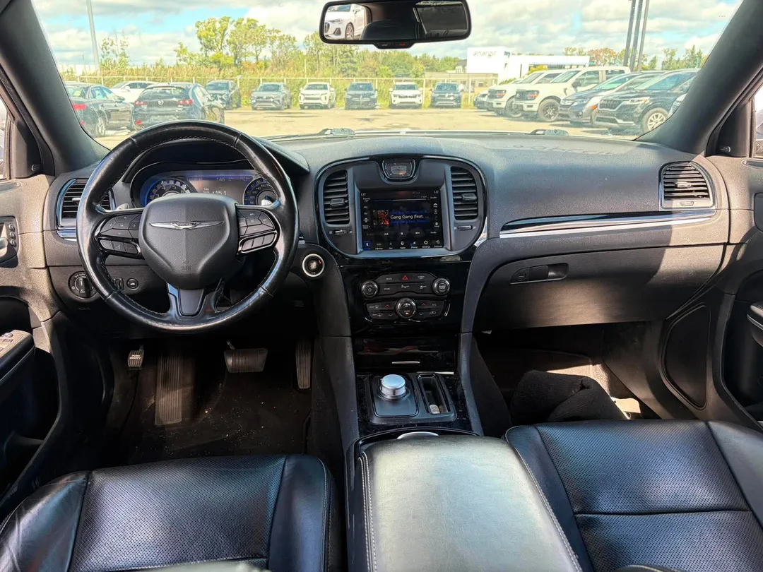 2022 Chrysler 300 300S, photo 8