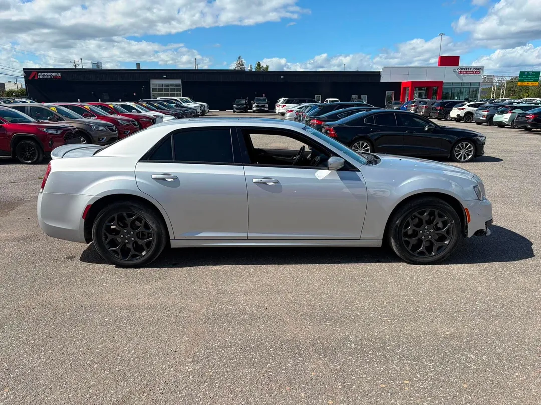 2022 Chrysler 300 300S, photo 5