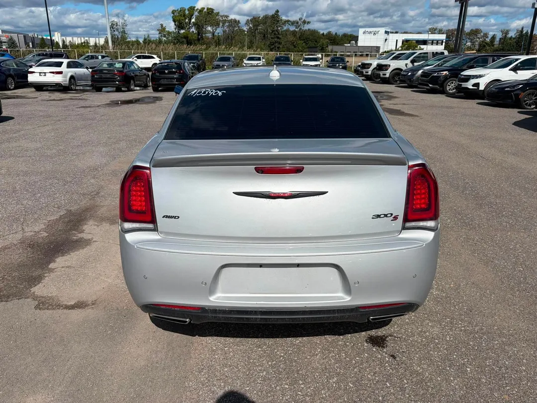2022 Chrysler 300 300S, photo 6