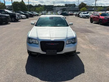 2022 Chrysler 300 - image 2