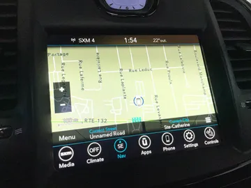2023 Chrysler 300 - image 23