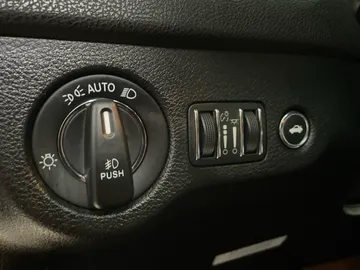 2023 Chrysler 300 - image 20