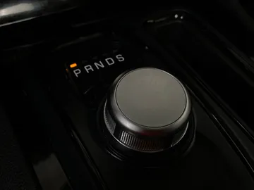 2023 Chrysler 300 - image 32