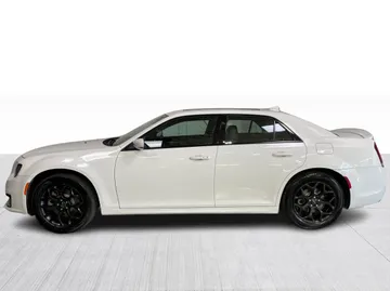 2023 Chrysler 300 - image 11
