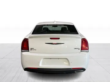 2023 Chrysler 300 - image 13