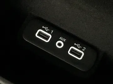 2022 Dodge Charger - image 26
