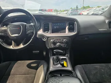2022 Dodge Charger - image 9