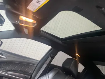 2019 Dodge Charger - image 12