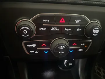 2019 Dodge Charger - image 25