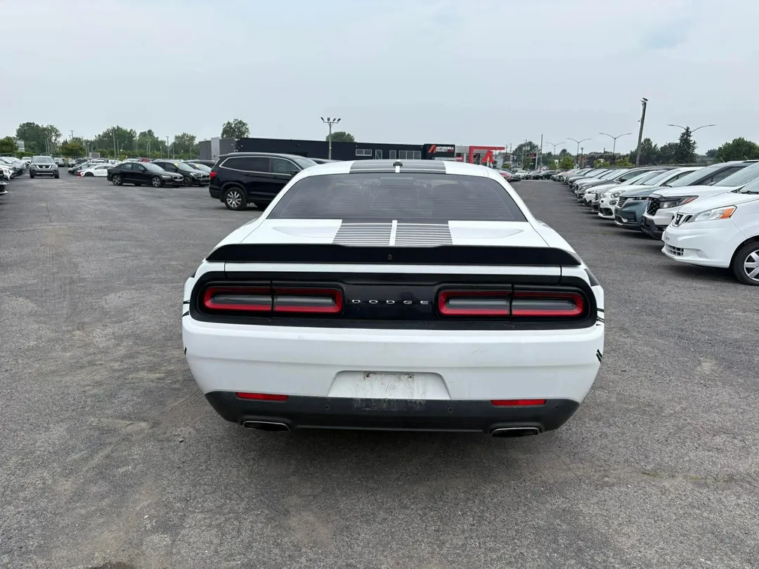 2017 Dodge Challenger — photo 5