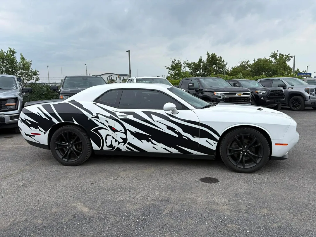 2017 Dodge Challenger — photo 4
