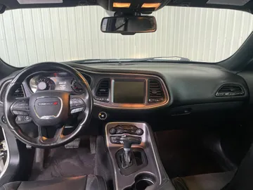 2017 Dodge Challenger - image 4