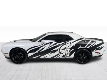 2017 Dodge Challenger - image 10