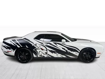 2017 Dodge Challenger - image 2