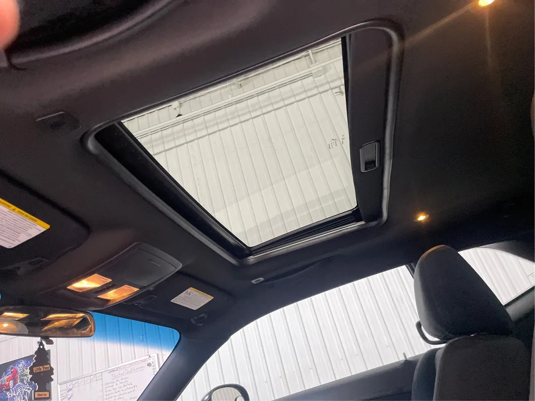 2018 Dodge Challenger — photo 5