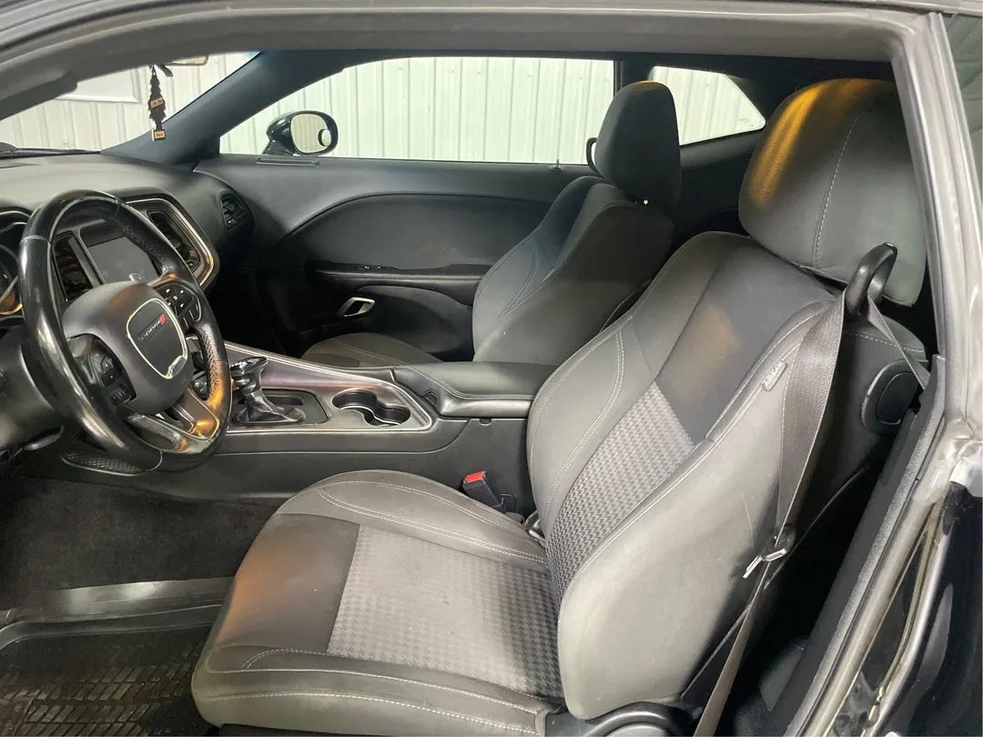 2018 Dodge Challenger — photo 3